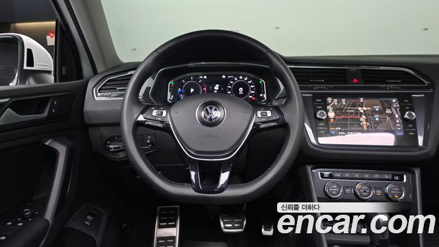 Volkswagen Tiguan 2020 — photo 18