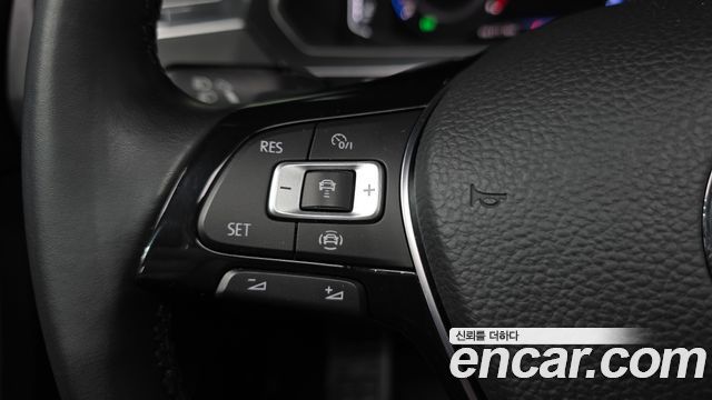 Volkswagen Tiguan 2020 — photo 27