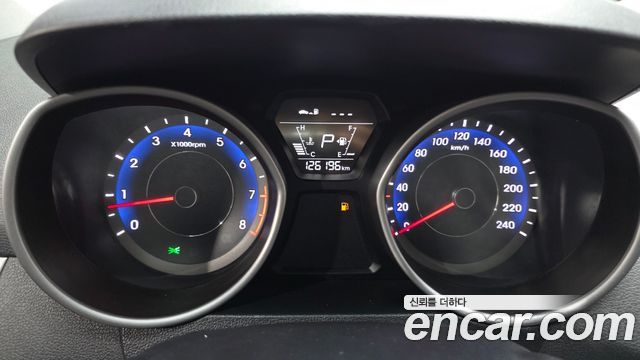 Hyundai AVANTE 2015 — photo 8