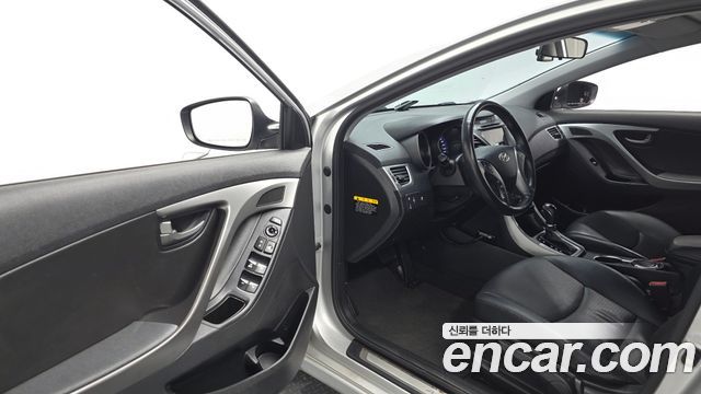 Hyundai AVANTE 2015 — photo 10
