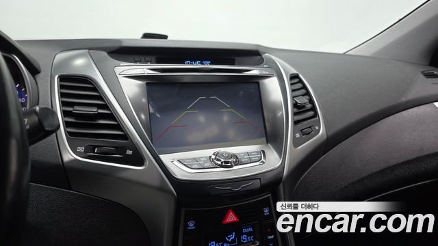 Hyundai AVANTE 2015 — photo 15