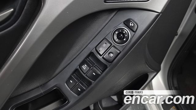 Hyundai AVANTE 2015 — photo 19
