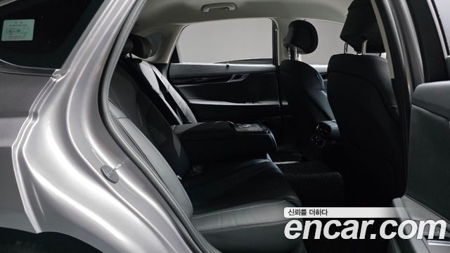 Genesis G80 2021 — photo 17