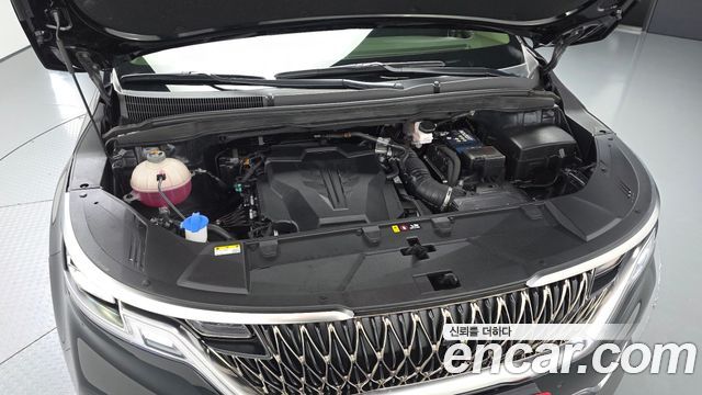Kia Canival 2023 — photo 6