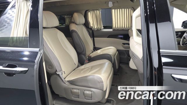 Kia Canival 2023 — photo 18