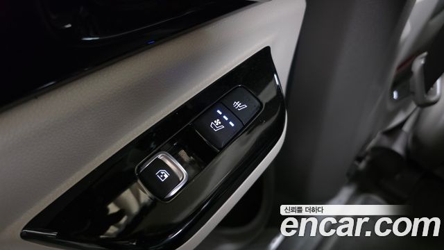 Kia Canival 2023 — photo 25