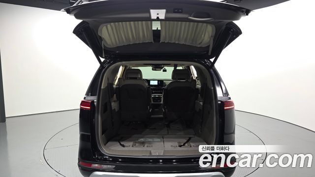 Kia Canival 2023 — photo 26