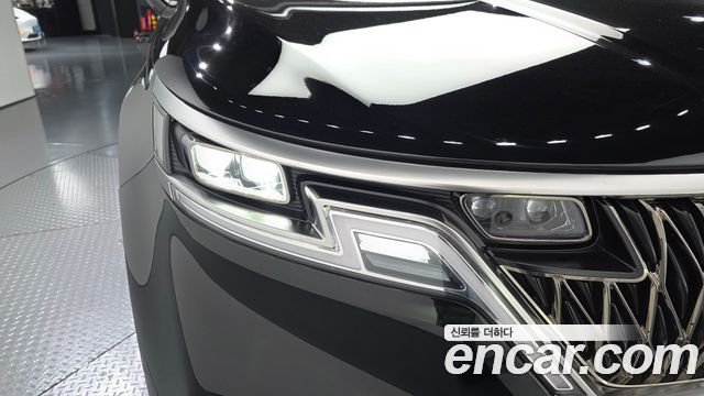 Kia Canival 2023 — photo 8