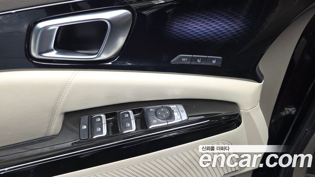 Kia Canival 2023 — photo 32