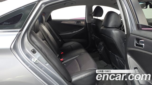 Hyundai Sonata 2015 — photo 17