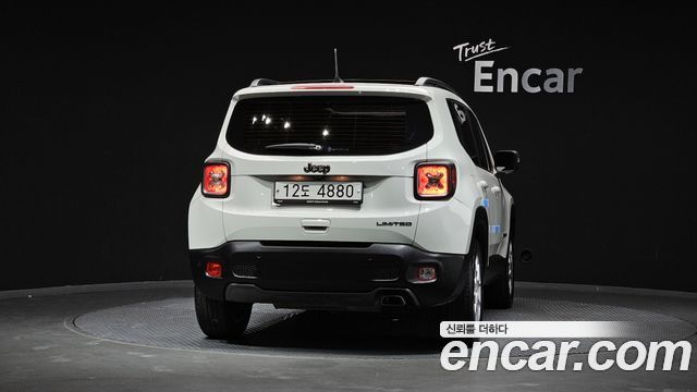 Jeep Renegade 2019 — photo 4