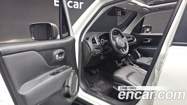 Jeep Renegade 2019 — photo 10