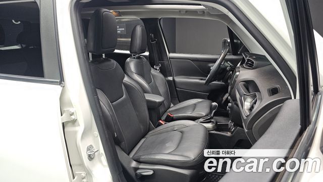 Jeep Renegade 2019 — photo 12