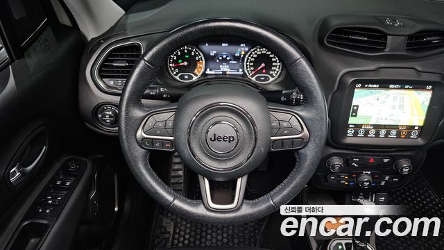 Jeep Renegade 2019 — photo 13