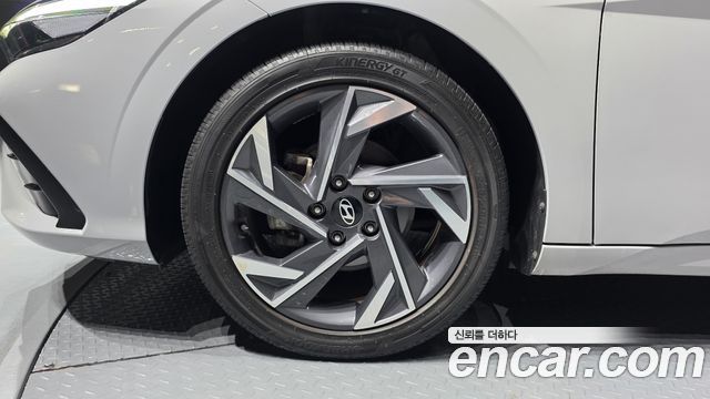 Hyundai AVANTE 2025 — photo 5