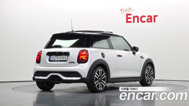 Mini Cooper 2024 — photo 2