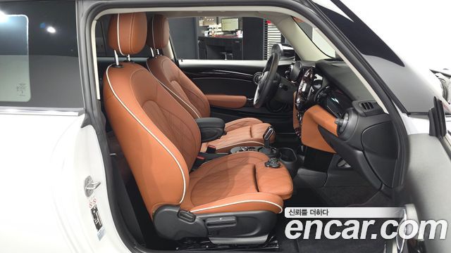 Mini Cooper 2024 — photo 17