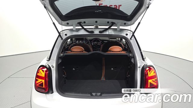 Mini Cooper 2024 — photo 26