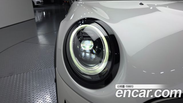 Mini Cooper 2024 — photo 8