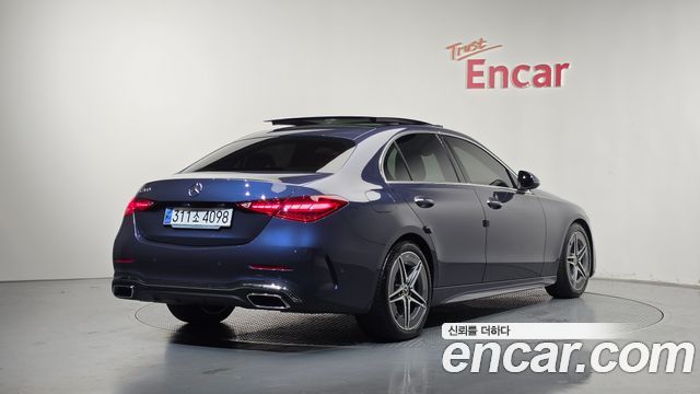 Mercedes-Benz C-Class 2024 — photo 2