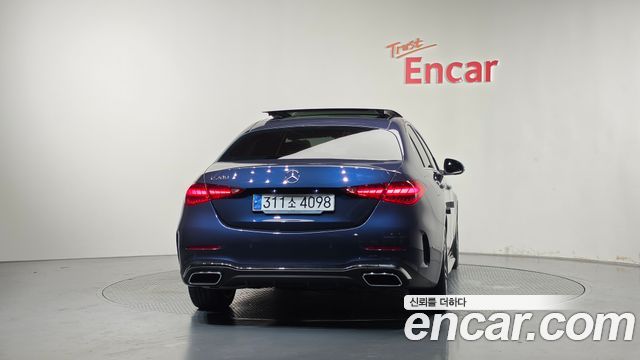Mercedes-Benz C-Class 2024 — photo 4
