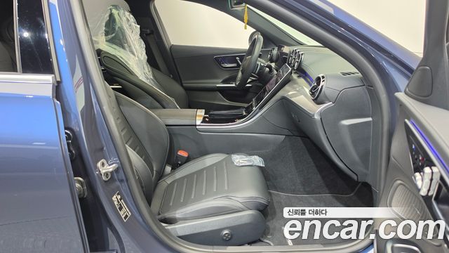 Mercedes-Benz C-Class 2024 — photo 17