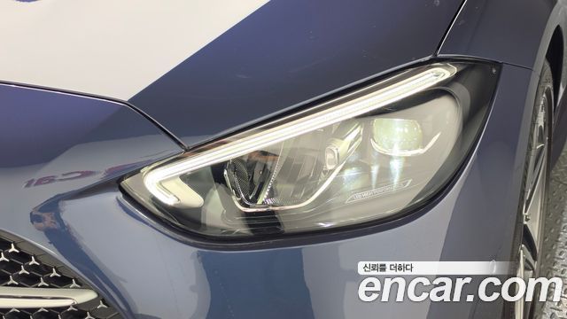 Mercedes-Benz C-Class 2024 — photo 8
