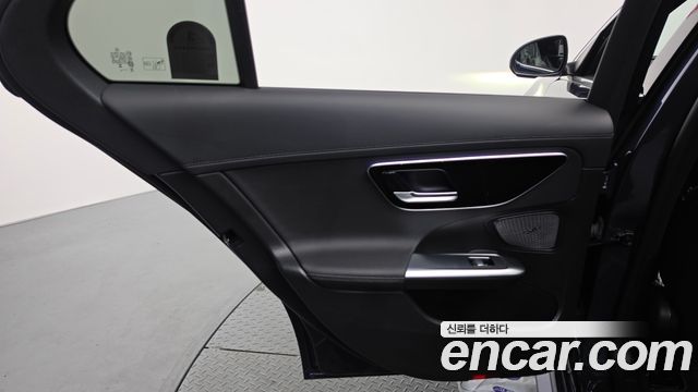 Mercedes-Benz C-Class 2024 — photo 15