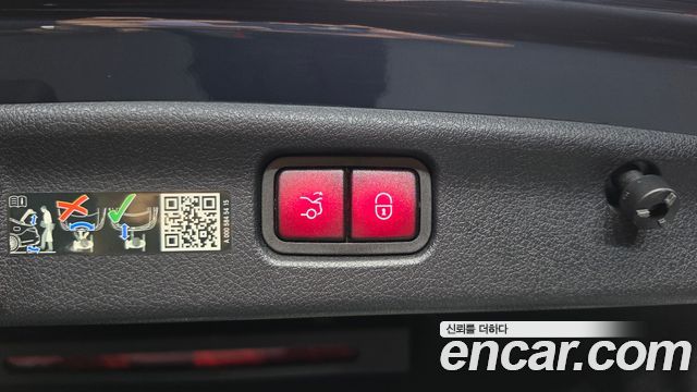 Mercedes-Benz C-Class 2024 — photo 28
