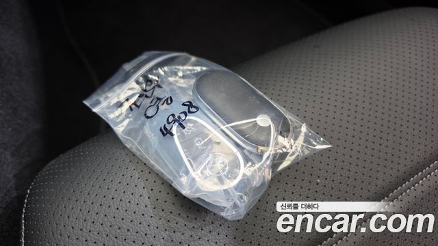 Mercedes-Benz C-Class 2024 — photo 32