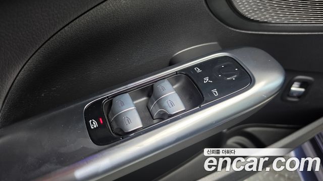 Mercedes-Benz C-Class 2024 — photo 36