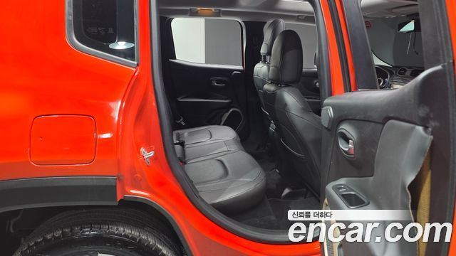 Jeep Renegade 2016 — photo 12