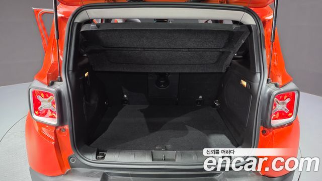 Jeep Renegade 2016 — photo 18
