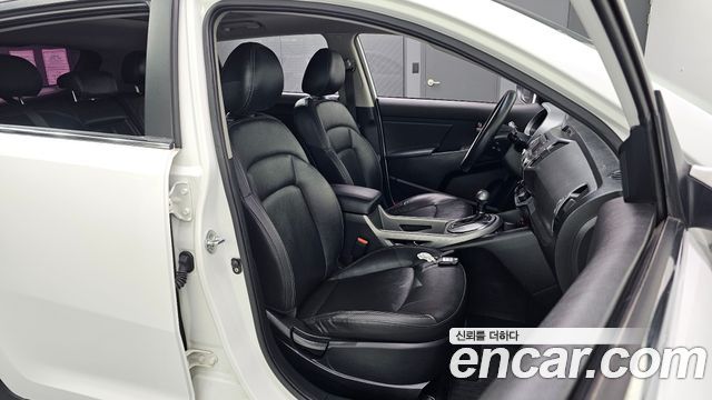 Kia Sportage 2016 — photo 12