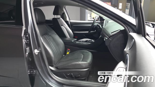 Hyundai Sonata 2023 — photo 17