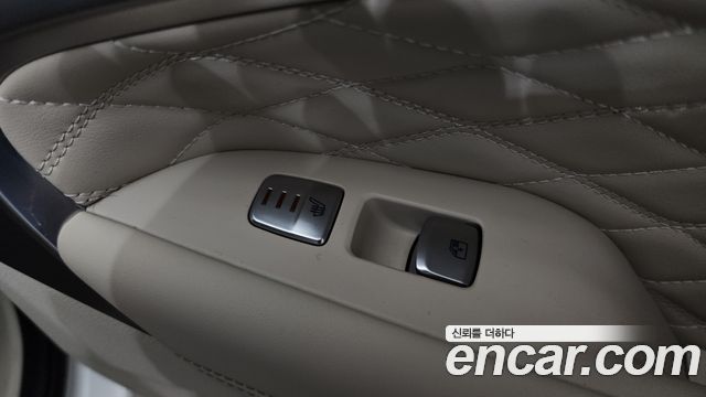 Genesis G70 2021 — photo 33
