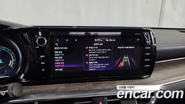 Kia K5 2022 — photo 22