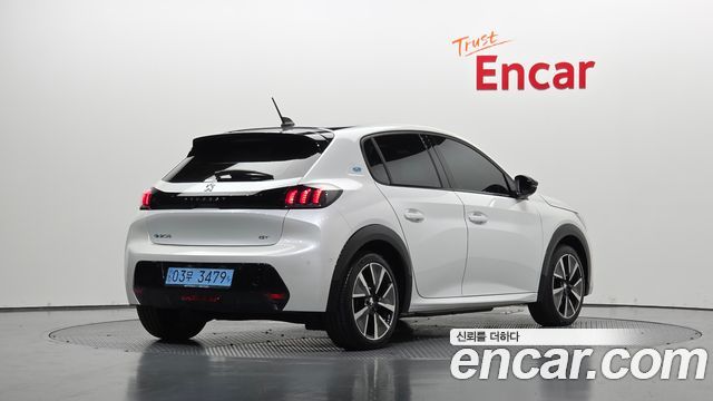 Peugeot 208 2022 — photo 2