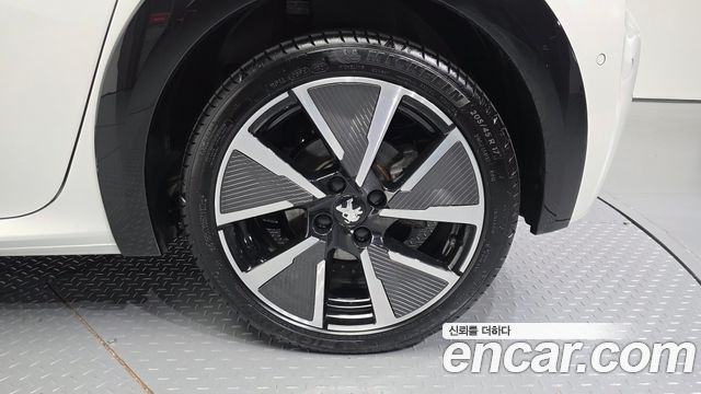 Peugeot 208 2022 — photo 5