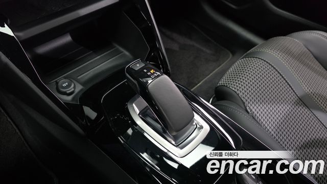 Peugeot 208 2022 — photo 12