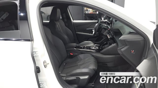 Peugeot 208 2022 — photo 17
