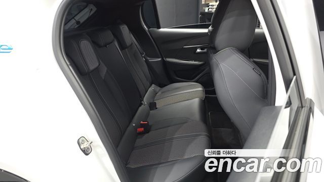 Peugeot 208 2022 — photo 18