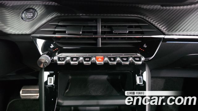 Peugeot 208 2022 — photo 23