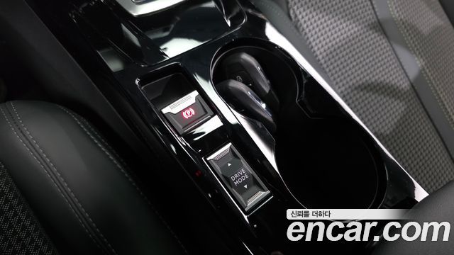 Peugeot 208 2022 — photo 24