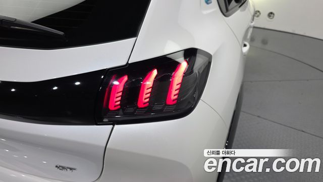 Peugeot 208 2022 — photo 9