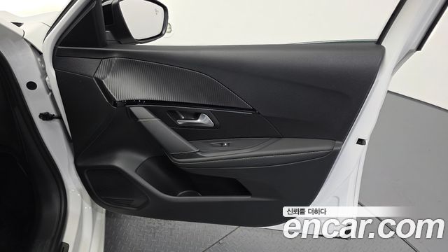 Peugeot 208 2022 — photo 14