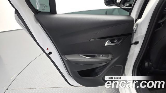 Peugeot 208 2022 — photo 15