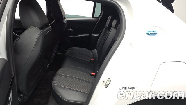 Peugeot 208 2022 — photo 16