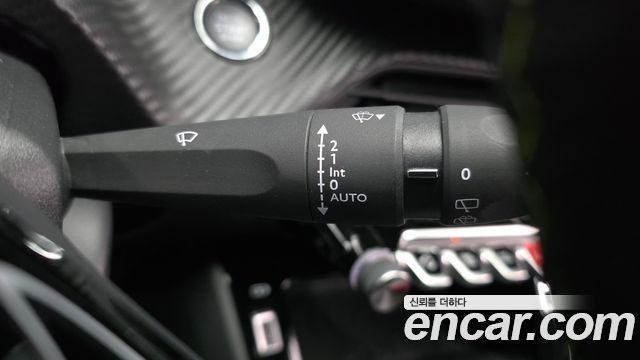 Peugeot 208 2022 — photo 27