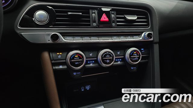 Genesis G70 2019 — photo 24